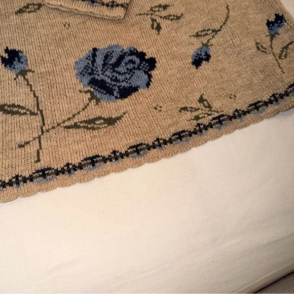 Vintage Spring Knit Sweater - Blue and Tan - Picture 5 of 7